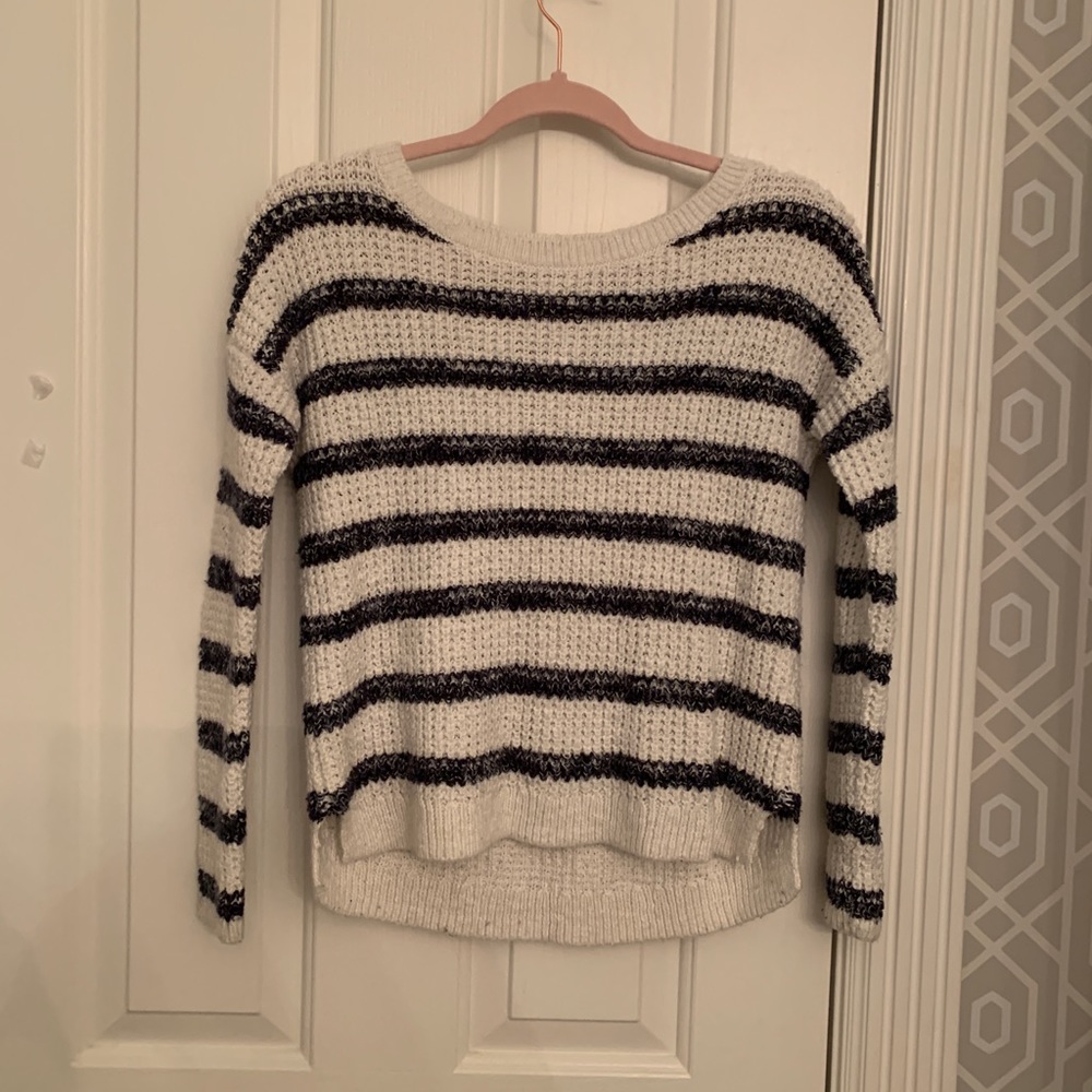 NAVY AND WHITE SWEATER